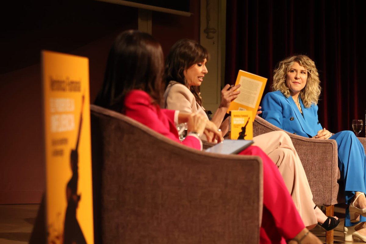 “El poder de la influencia” de @veronicafumanal. Una lectura imprescindible de la mano de una (sino la más) principal experta en comunicación de España. Una referente generacional. Una referente para mujeres y hombres. Una profesional con la que contar siempre. ¡Y una amiga!