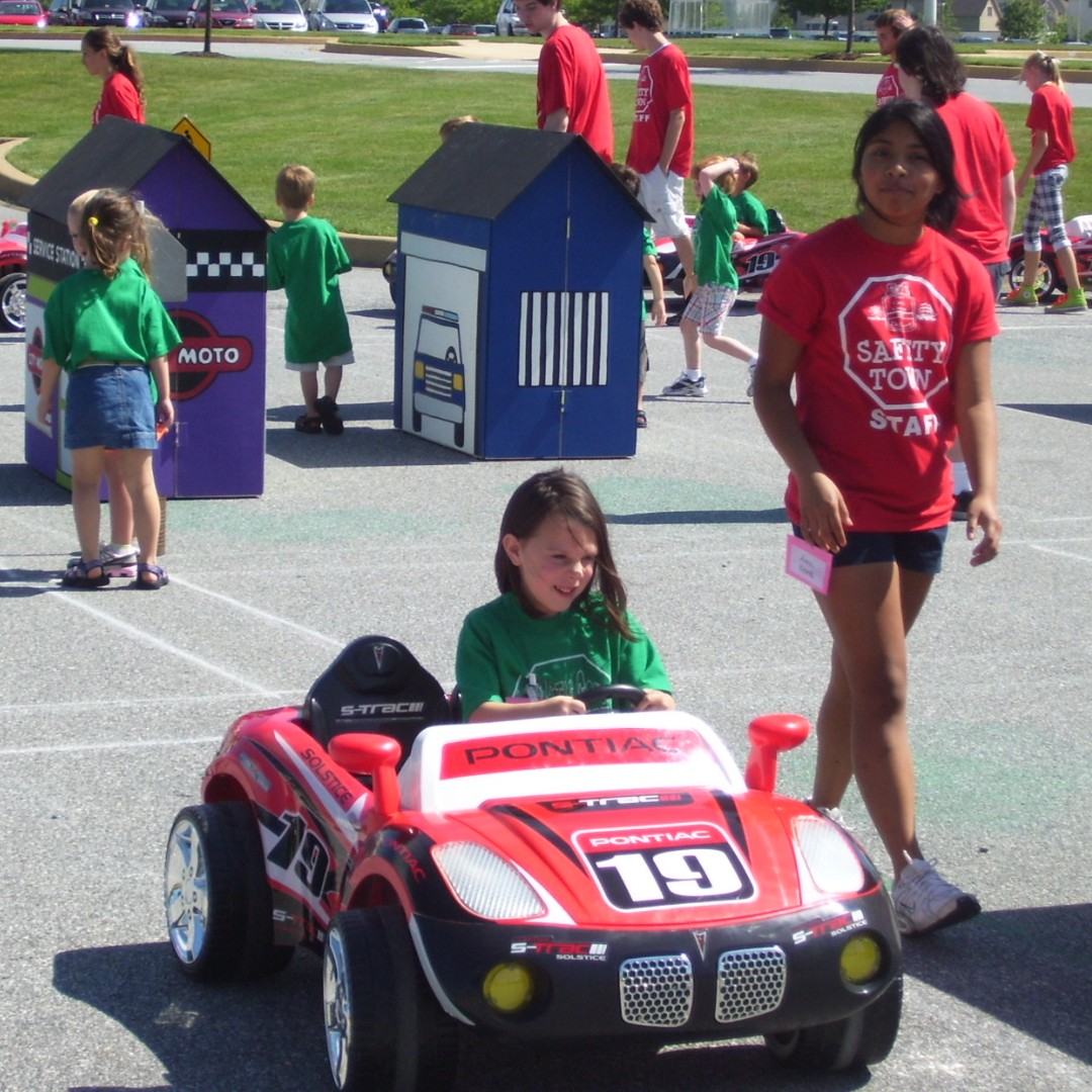 Youth ages 14+ can get volunteer hours at Safety Town this summer! Locations in Middletown, Hockessin, & Glasgow. Sign up today! #netde #nccde #volunteerde #safetytown ow.ly/j37y50QG8SP