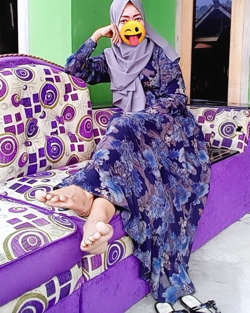 عيدكم سعيد مبارك عليكم ملكات وعمات تحت رجولى