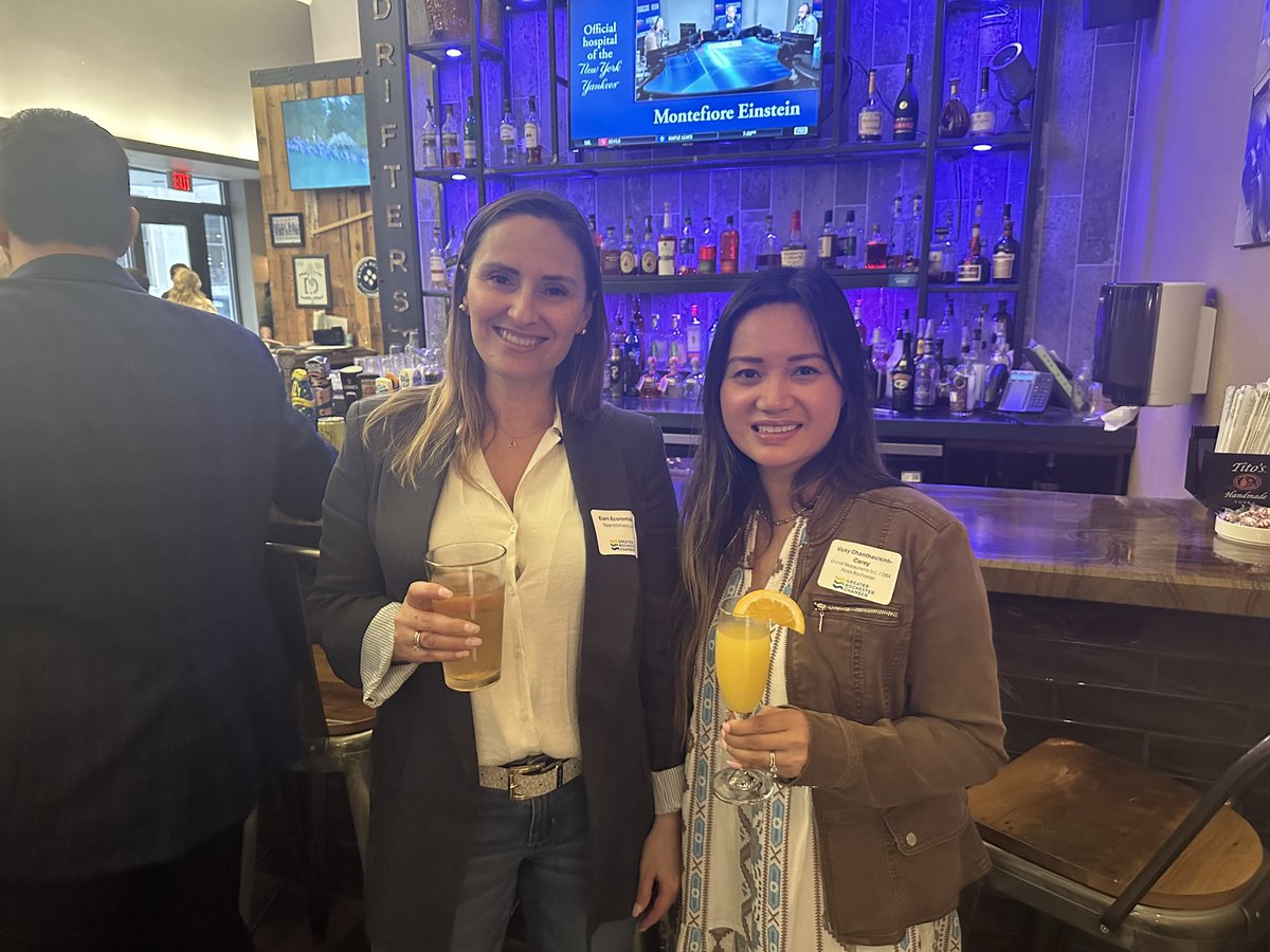 Great food, drink, and company in the heart of downtown Rochester! 🍻 Thanks to our members for joining us for tonight’s #BusinessMadeSocial at Drifters!

For more opportunities to connect with members and explore #GreaterROC, visit my.GreaterRochesterChamber.com/calendar 🤝