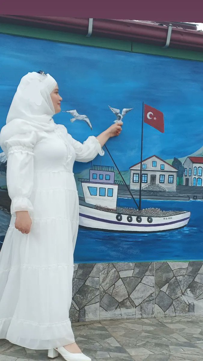 Hayat bize gülmezse bende hiç bir şey için artık gülmeyeceğim......