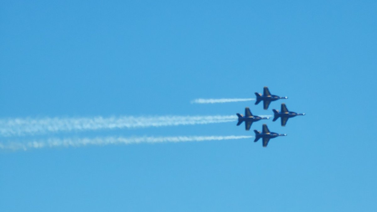 JWACK22's tweet photo. I didn't expect to see the Blue Angels practicing today https://t.co/kPO7WdLF1n