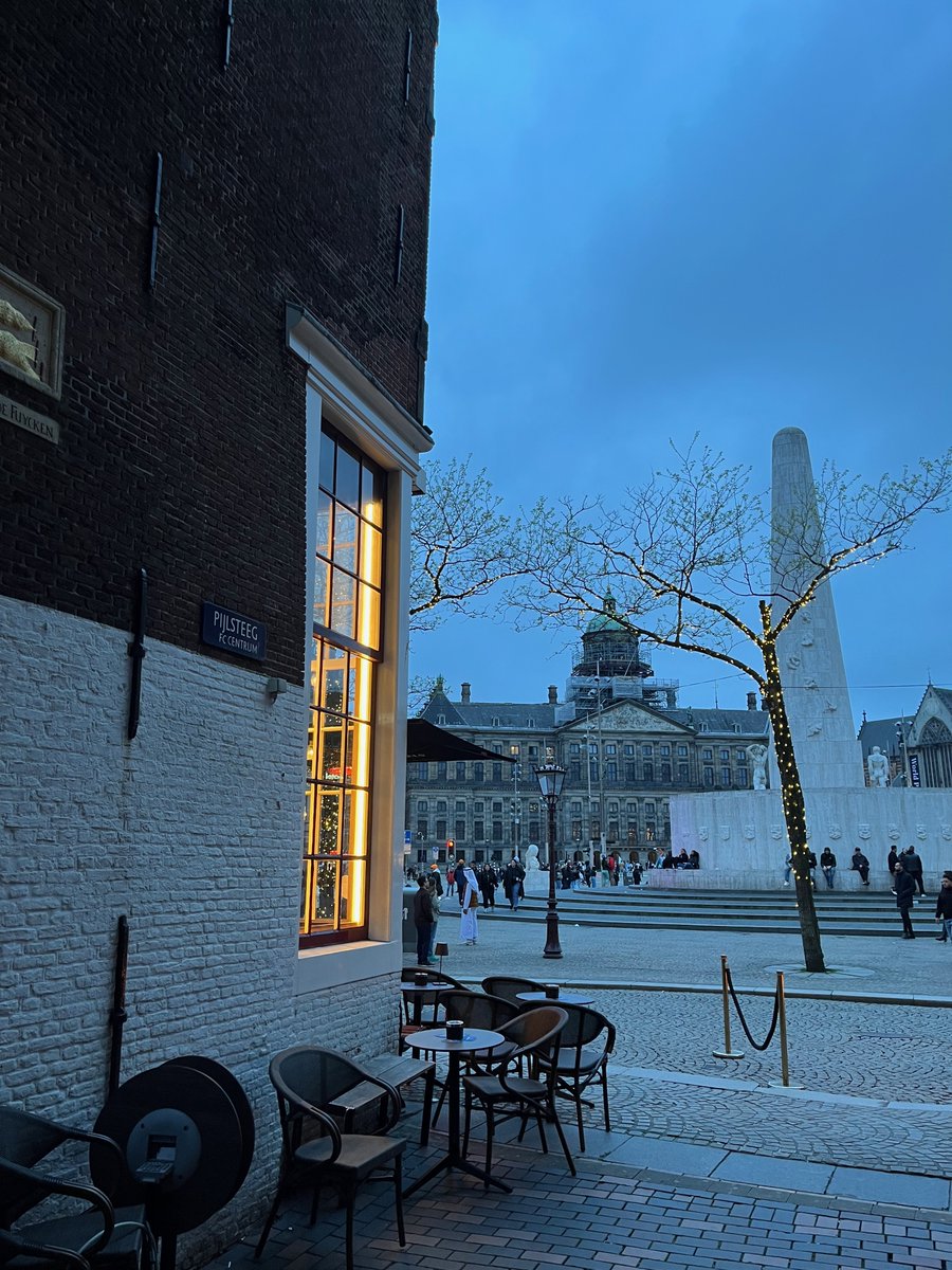 Amsterdam. Pijlsteeg. Dam.
Koninklijk Paleis

#pijlsteeg #damsquare #monument #royalpalace
#shotoniphone #amsterdam