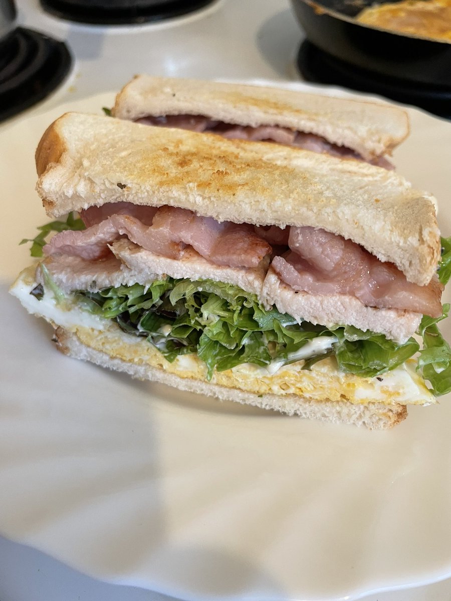 朝ごはん！サラダチキンは休みの日にsousvideしてたくさん作った🍖