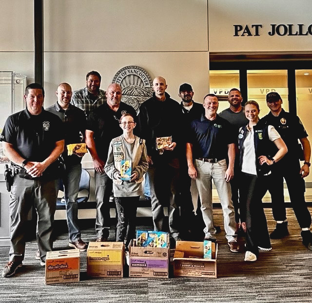 This week, Timmy Ostrom with Fairway Independent Mortgage stopped by VPD West Precinct with Miss Greater Vancouver Kailey Herren, Bobby Cederholm (Local Hero’s Realtor Partner) and Zoey, a local Girl Scout. We are set with cookies now! 😄🍪 #vanpoliceusa