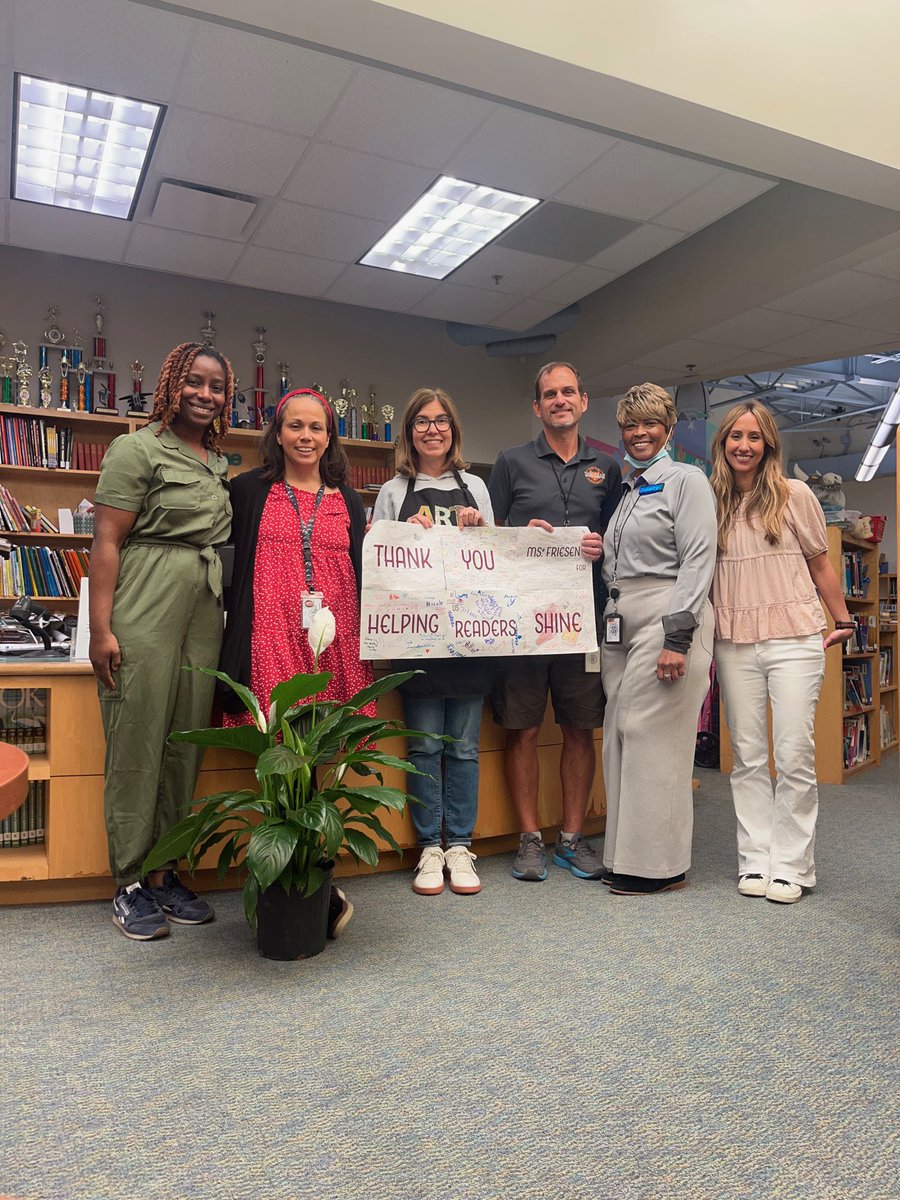 Yay! So surprised today with all the library love <a href="/TwainIB/">Mark Twain ES</a> ! Thankful for this community of readers! My heart is full!❤️ #NationalLibraryWeek