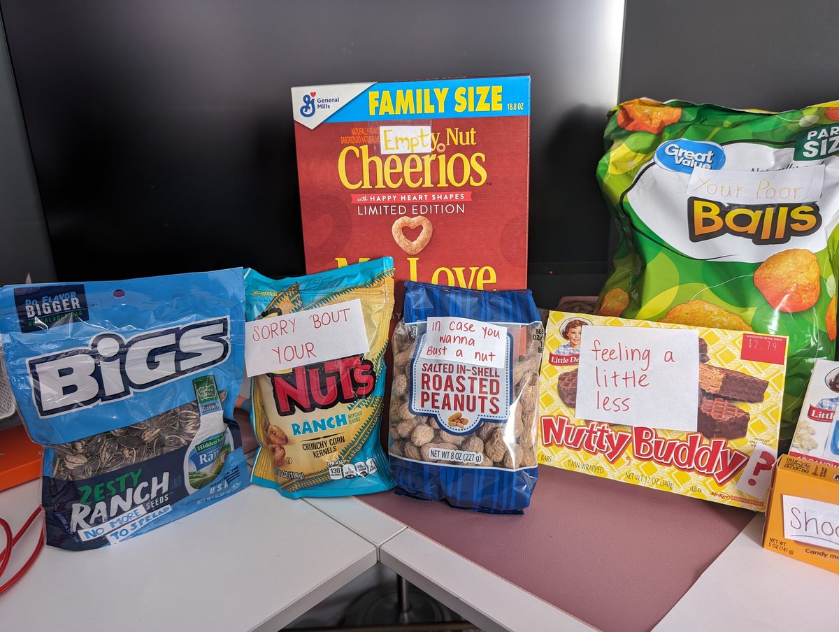 julesss06's tweet image. My husband is getting a vasectomy tomorrow lol

2/2
#snipsnip #hooray