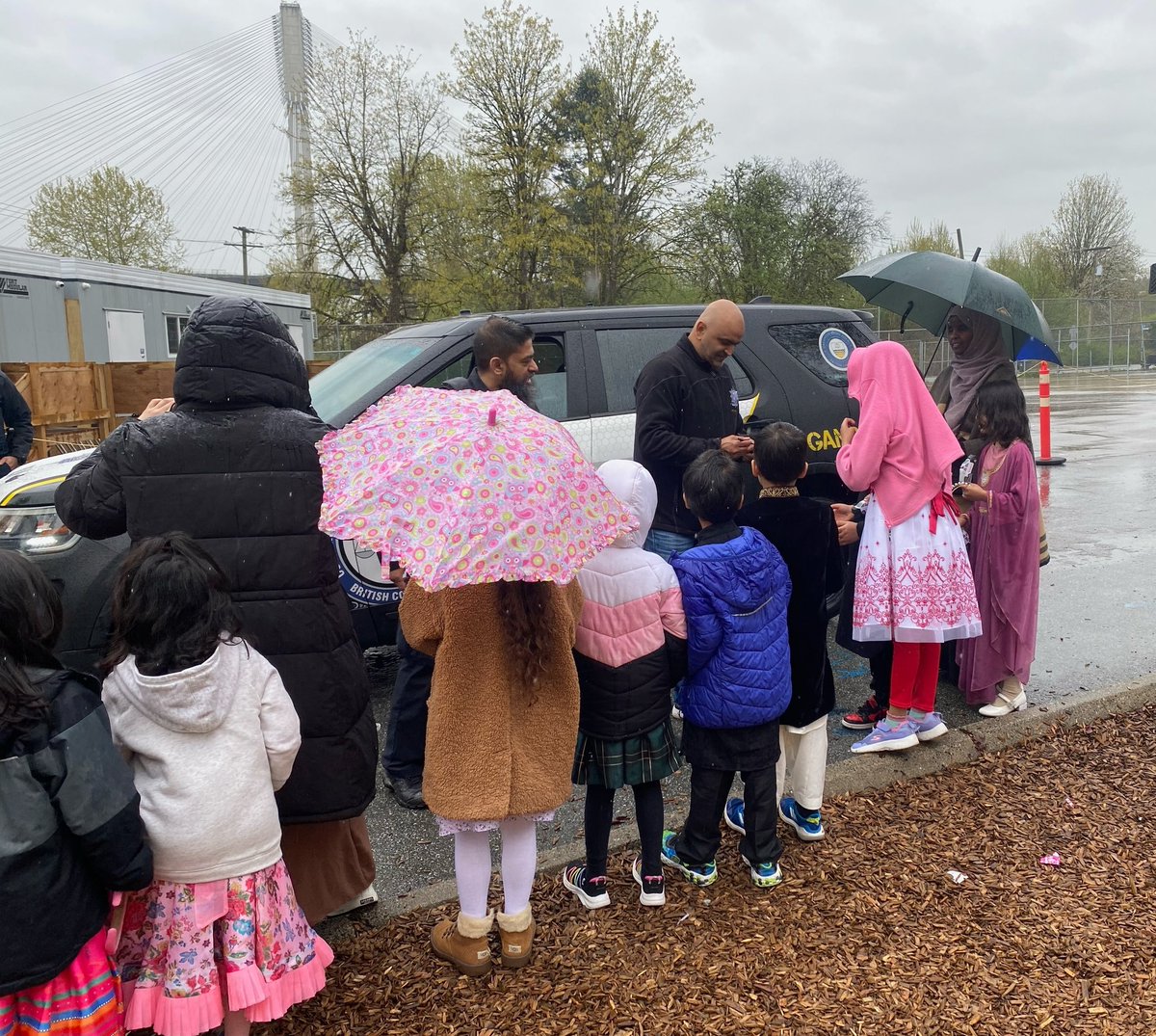 Members from @CFSEU_GIET attended the #EidMubarak school parade at Iqra Elementary to celebrate the end of #Ramadan. A big thank you to @TransitPolice for inviting us to participate. #EndGangLife #CFSEUBC