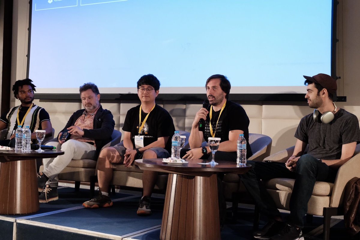 “ZK X-factors in hardware, software and research” Panel with our own @zkdiegokingston on #ZKAccelerate 🏛️ Hosted by Lance Davis and featuring @ZeroKPunk of @Orbiter_Finance, @convoluted_code of @the_matter_labs and @bkase_ of @MinaProtocol.