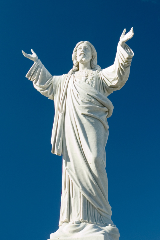 'I need nothing but God and to lose myself in the heart of God.' - #SaintMargaretMaryAlacoque 📷 Sacred Heart Statue / © Hanis / #GettyImages. #Catholic_Priest #CatholicPriestMedia #Eastertide