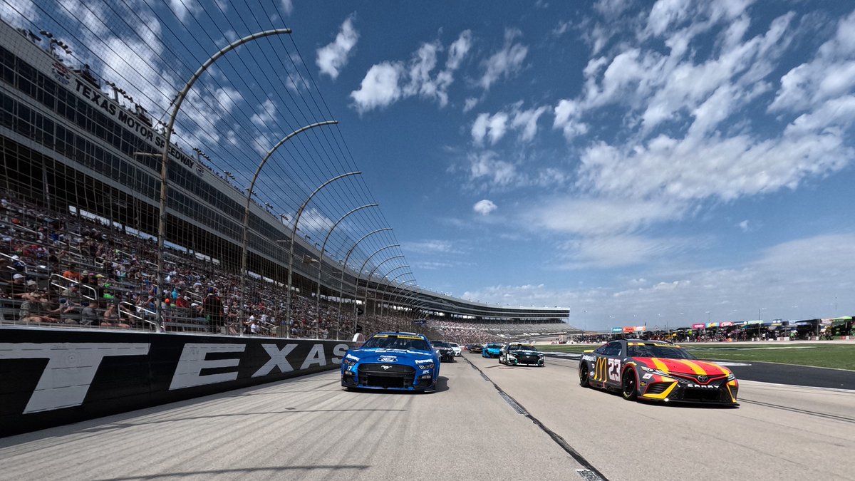 Will There Be a Shootout in Texas? @FantasyBosco previews this weekend’s #NASCAR #DFS races in the Lone Star State - Track Info, Schedule, Strategy for DraftKings & FanDuel 🏁 🔗fantasyguru.com/nascar-dfs-tex… #AutoTraderEchoPark400 #AndysFrozenCustard300