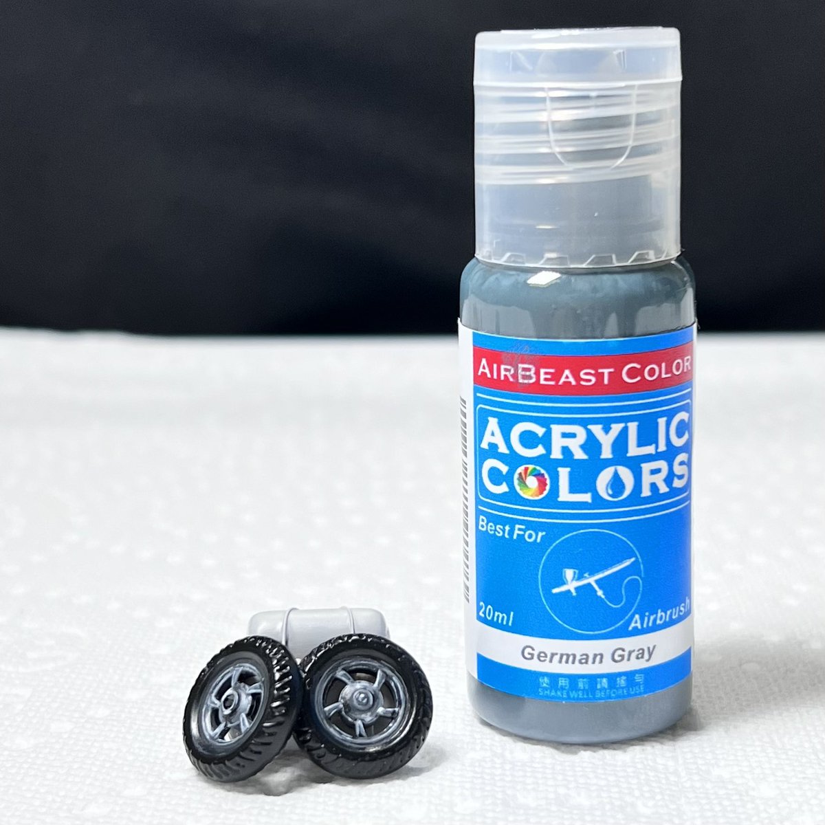 After testing, this non-matte paint remains smooth even with multiple layers, making model hand-painting much easier. 💖
