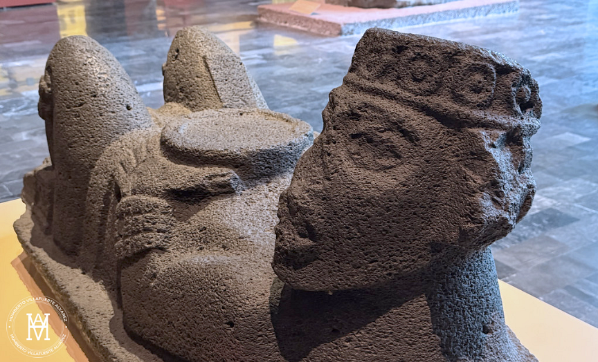 El Chac Mool es una de las esculturas prehispánicas más estudiadas por la arqueología mexicana. Esta figura humana reclinada hacia atrás, con las piernas encogidas y la cabeza girada, se ha asociado divinamente con la lluvia. Más de 60 Chac Mool se han descubierto en México, y…