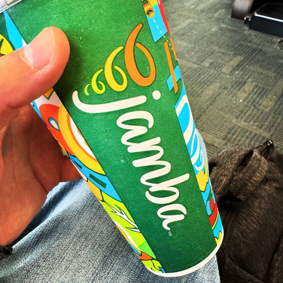Headed to Seattle and what do I find after passing through airport security? My old L.A. favorite @JambaJuice — so this trip is off to a great start! 🧋😍

#JambaJuice #SmoothiesForDinner #Travel #ClevelandHopkins #AirportLife #JRBookwalter #PeachPerfection