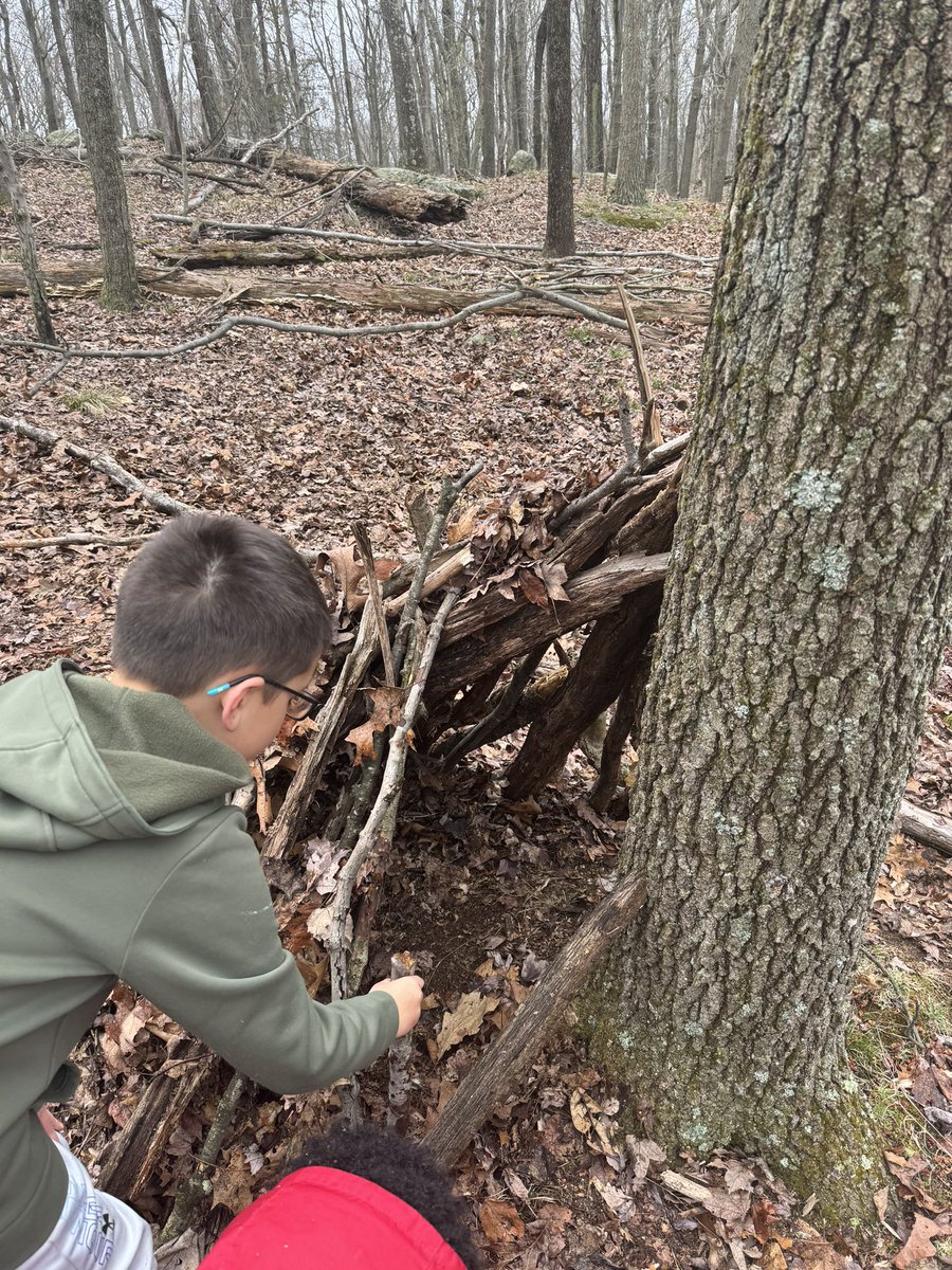 abbykoch131's tweet photo. Today we took a field trip to Sharpe Reservation! We looked at tadpoles and other pond creatures and enjoyed cool views in planetarium. We also worked together to build shelters out of branches, rocks, and leaves. So fun! https://t.co/9DfYXDetvU