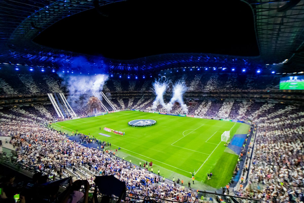 SergioCanales's tweet photo. 🔵⚪️ Qué gran noche para la familia Rayada !!!! https://t.co/zpvDwdzJHe