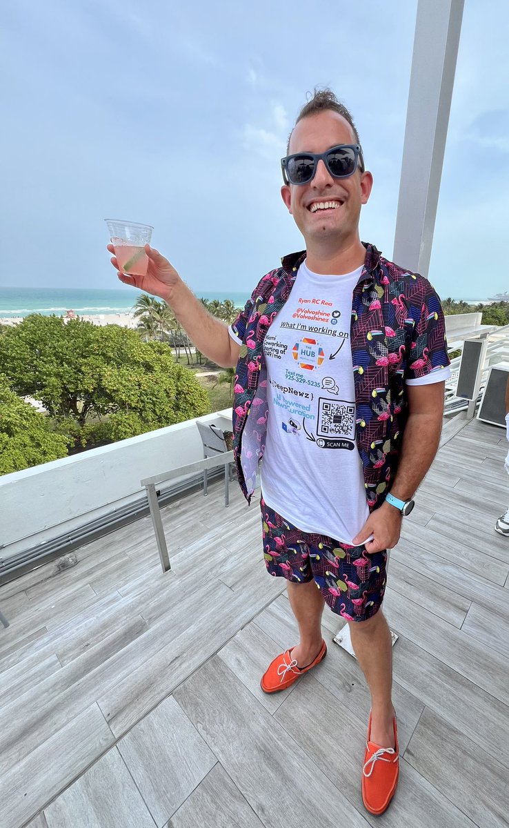 melmedina305's tweet image. Who looks more ready for #MiamiTechMonth than @volvoshine ?! The best! 🤩 He will be @eMergeAmericas next week also! Make sure to say hello &amp;amp; scan the QR code on his shirt 💫 #miamitech