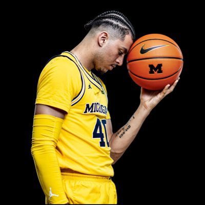 Michigan freshman George Washington breaks down his decision to stay at Michigan with @247SportsPortal “Once I really get into it and we get used to each other we can do a lot of damage.' Story: 247sports.com/college/basket…