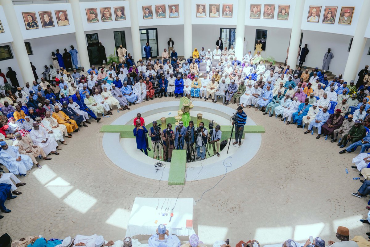 In line with our commitment to strengthening stakeholders engagement for enhanced service delivery, peace and stability, I hosted the All Progressives Congress (APC) Stakeholders from the 23 local governments led by the State Party Chairman, Air Commodore Emmanuel Jekada (Rtd) at