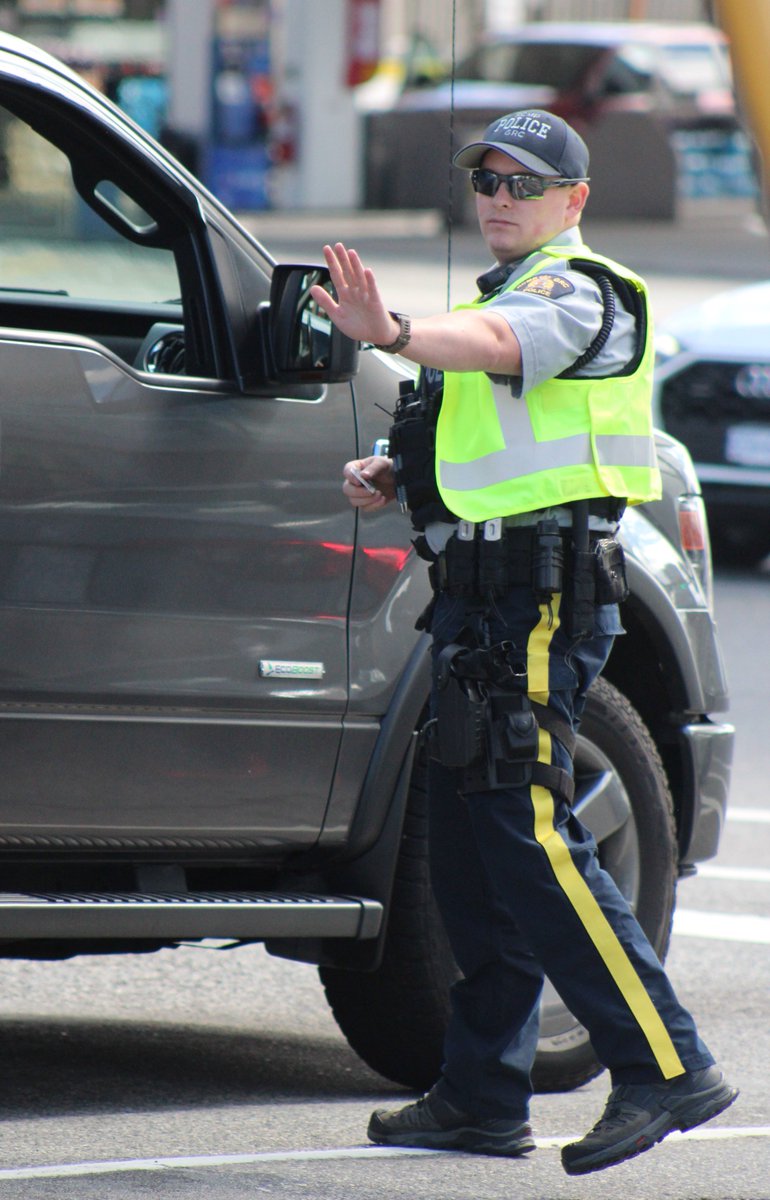 March was Distracted Driving Awareness month. Tickets issued by Burnaby RCMP: 232 Distracted Driving 📱 Of interest: ▶️41 fail to wear seat belt ▶️28 fail to produce driver's licence (17 didn’t have one) ▶️28 fail to produce insurance (12 had no insurance)