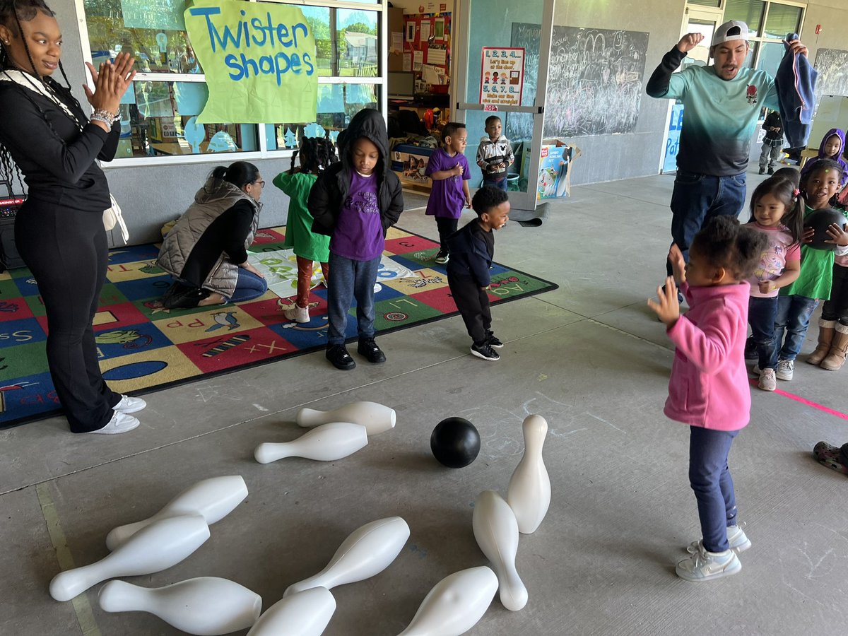 Today Wanda Meshak Headstart celebrated Week of the Young Child. The staff shared fun experiences outdoors with the students and their families! @PrekIsd @mapymol