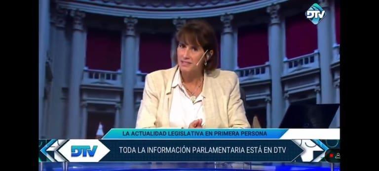 Escándalo en Diputados TV | Intentaron censurar a una periodista por hablar del conflicto en el bloque libertario lanacion.com.ar/politica/escan…