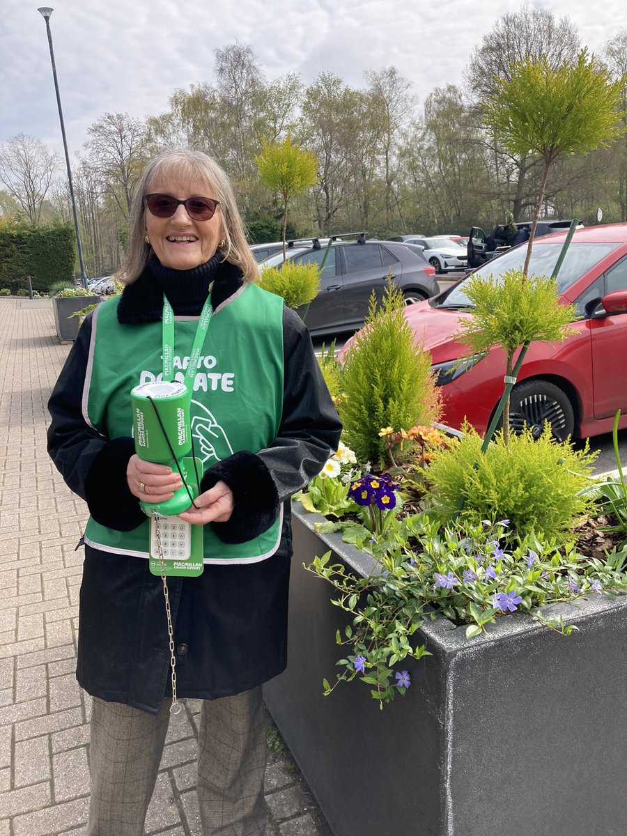 We will be collecting @LongacresGC Bagshot on Saturday 13th April. Please drop by and say hello to our @MacmillanVols @macmillancancer Any donations will make a huge difference to local people living with #cancer @FrimleyHealth