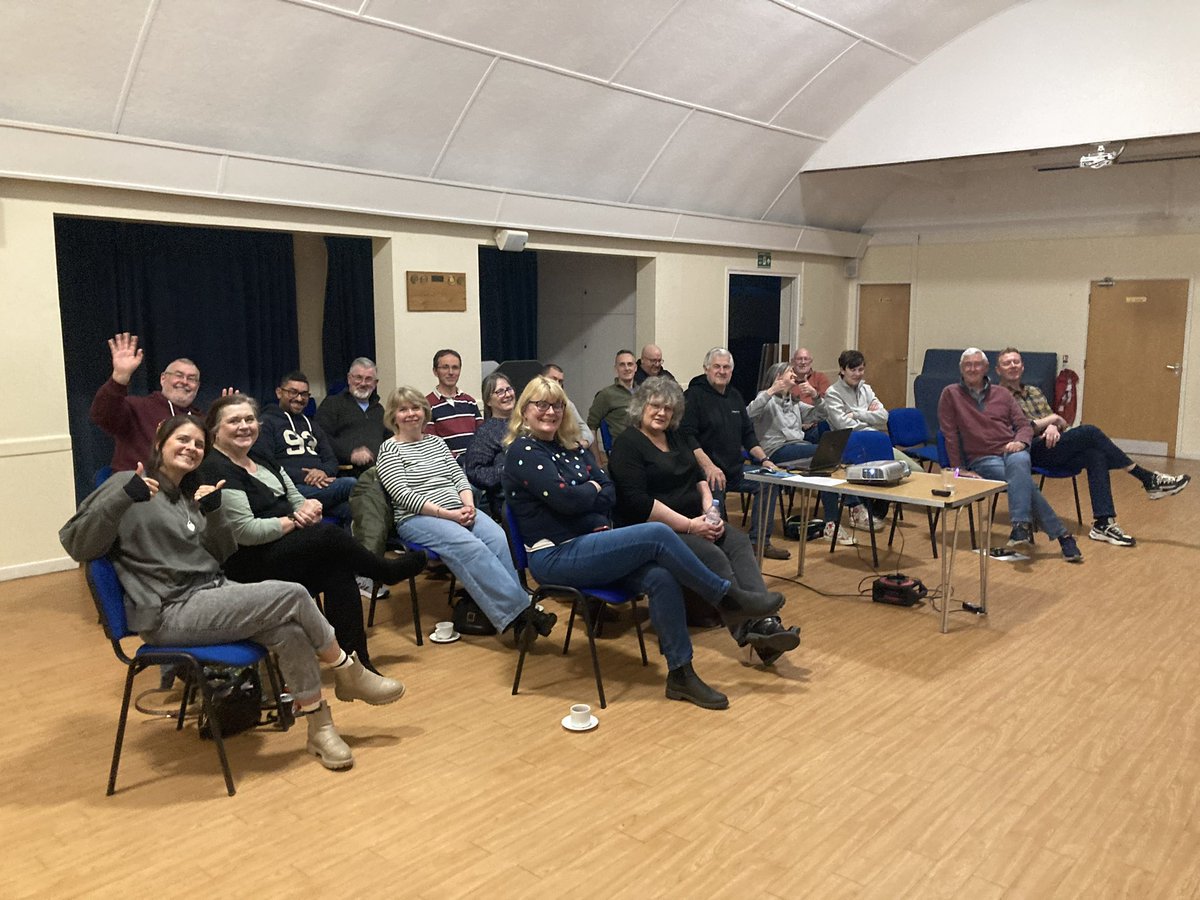 cpl43uk's tweet image. Thanks to @xRMMike for inviting me to talk at his local astronomy club at Sutton Veny in Wiltshire. Always a pleasure to remind folk about #Beagle2 - even after 20 yrs. A Beagle (2) is not just for Christmas 😉🤣 👍