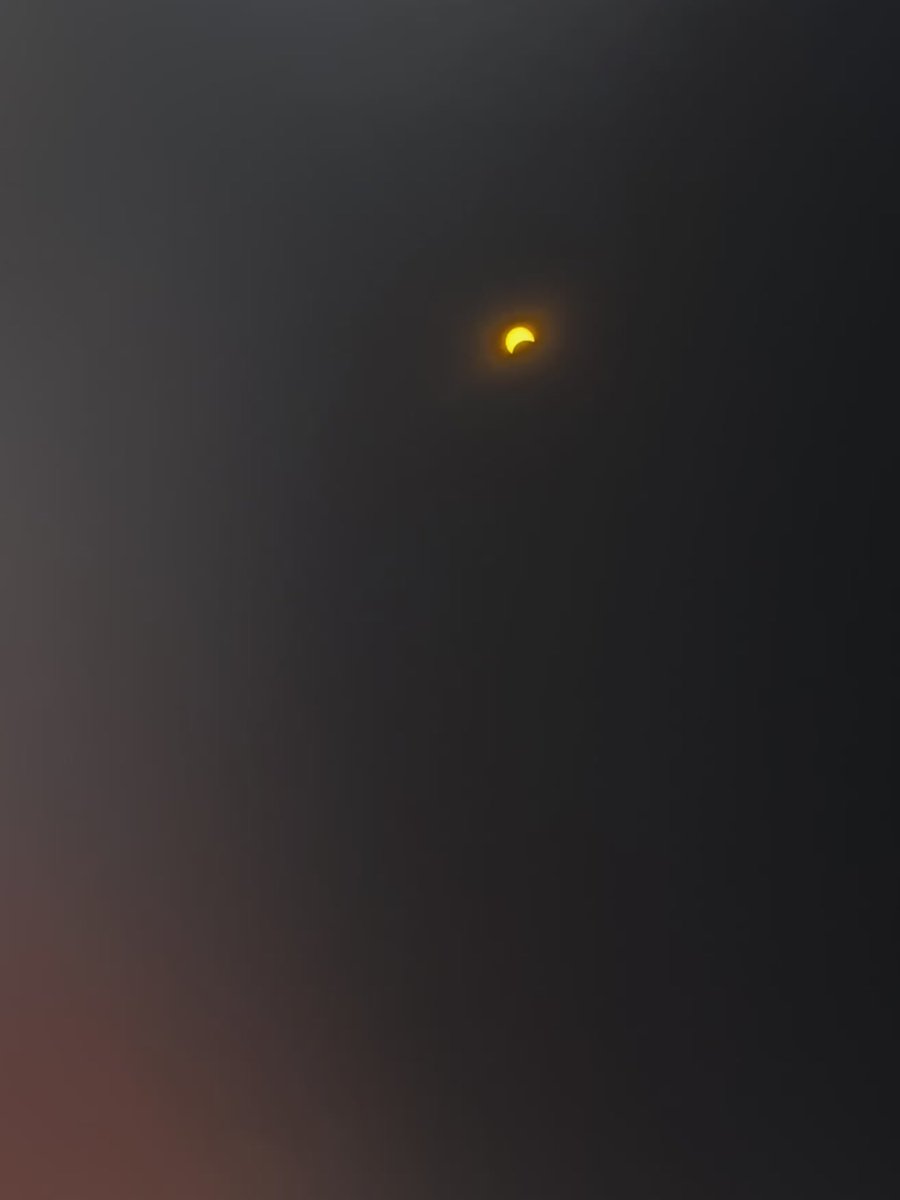 athinasmoon's tweet photo. first total
third partial
not the last
#solareclipse https://t.co/H9aZOLE7G9