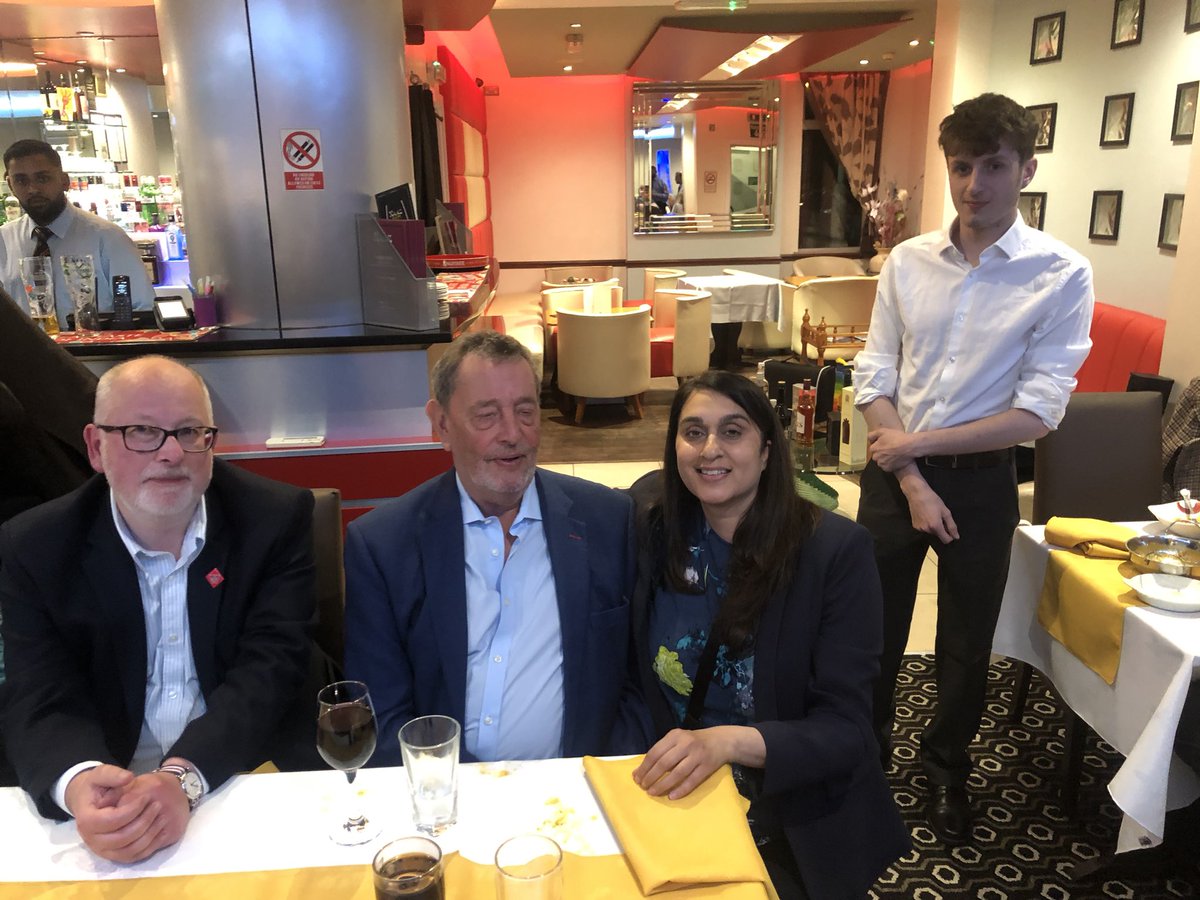 Good to catch up with @LordBlunkett & be reminded of Surestart, the minimum wage & many other transformational projects of the last Labour government. He’s also as keen as I am to see all of Nottinghamshire, including Newark turn red. Thanks @steveyemm & everyone in Mansfield