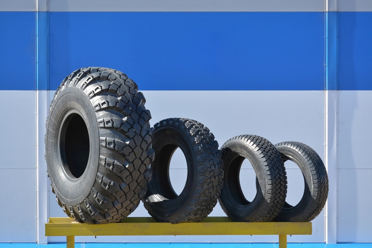 🚗🔍 Ever wondered about wheel and tire sizes? Our latest post has all the answers! From decoding wheel sizes to understanding tire variety, we've got you covered. Discover how diverse sizes tailor your driving experience. Dive into our blog now for the full scoop!