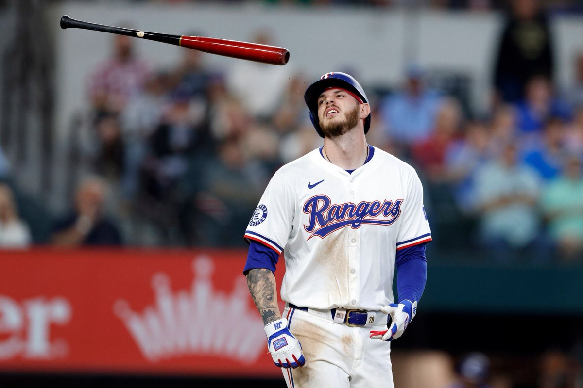 Photos from @elias_valverde as the Rangers drop a frustrating one to the Oakland A's. ⚾📸⬇️ Full gallery: dallasnews.com/sports/2024/04… #WentAndTookIt