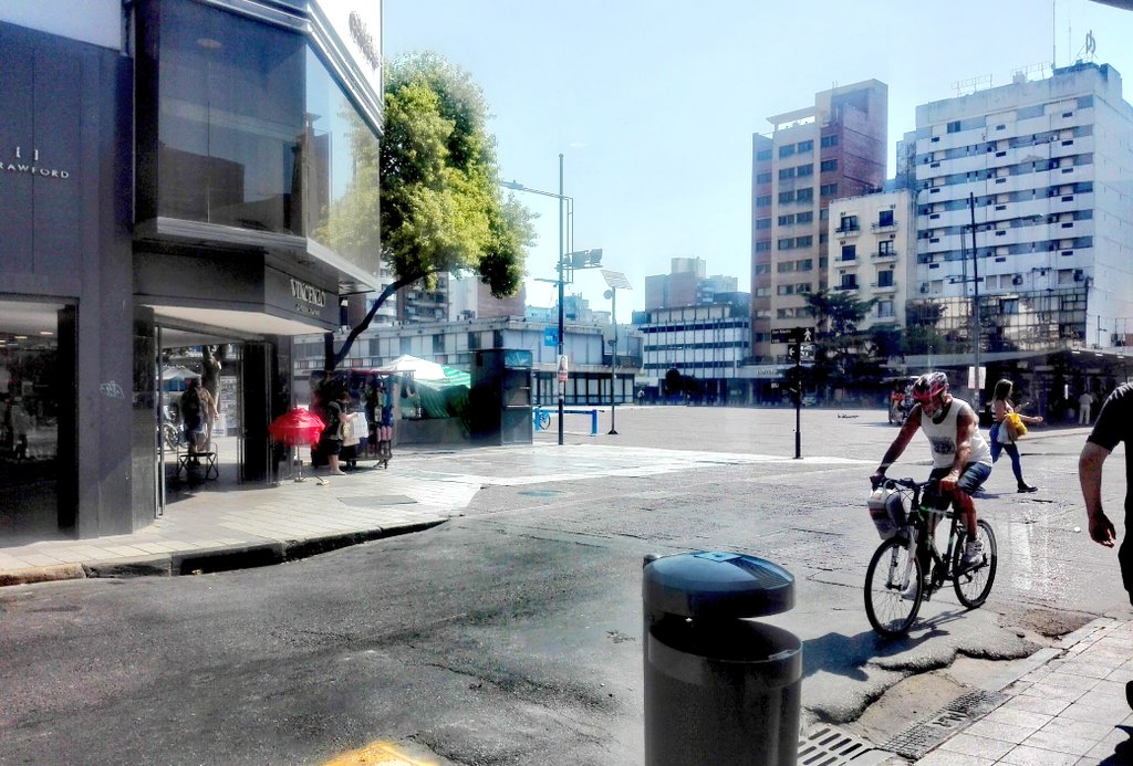 Laterminalblog's tweet photo. Se aprobó un proyecto de la concejala socialista Alicia Pino para que la plaza Montenegro abandone el exceso de cemento y se transforme en una plaza verde. En los veranos es el punto mas caliente del centro. Espero lo concreten, la ciudad necesita sombra. https://t.co/4q2xVhxWrK