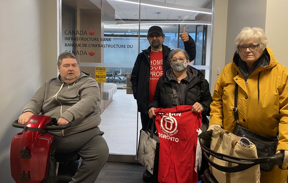 ACORN members in Toronto & Ottawa joined @AlbertaACORN to protest rent gouging on retrofit funding. Report delivered to CIB and @JustinTrudeau. Demand affordability Covenants on all public funds given to landlords to retrofit buildings: tinyurl.com/bdr9jnpn