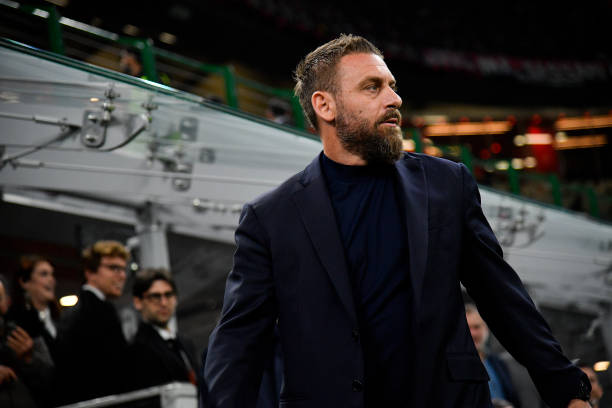 🗣️ Daniele De Rossi at the conference press: 'I've watched many games, my staff has watched many too; they work even at night to find details that might solve matches. Great ideas also come from teams that have lost against Milan. We've also watched the derbies, of course, but…