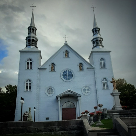 La magnifique église Sainte-Famille, à Cap-Santé. Construite entre 1754 et 1767, elle est aujourd'hui classée patrimoniale. #polqc #Patrimoine