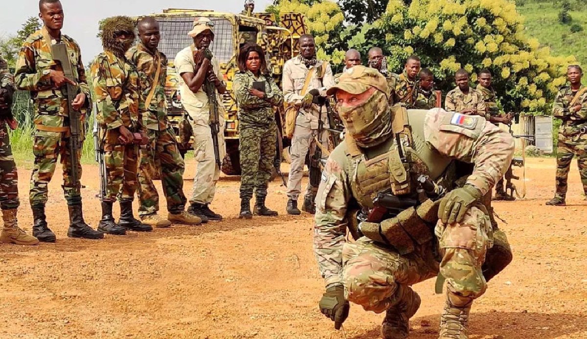 🔴 أفادت وسائل إعلام رسمية في النيجر عن وصول مدربين عسكريين روس في البلاد.