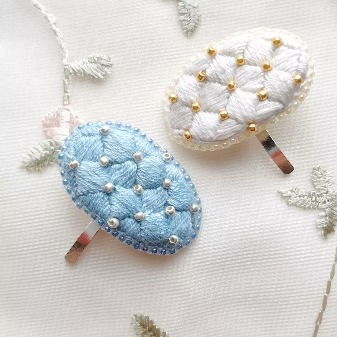 embroidery026's tweet photo. #これを見た人は水色又は青色と白色の混ざった色の画像を貼れ 
おはようございます〜たまには朝からタグ参加で！
水色青系なら最近比較的作ってる…！！ https://t.co/ZTselyRnQ6