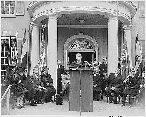 #OTD in 1946, FDR’s Hyde Park home was dedicated as a national shrine. “Here, where he was born, in the spot which he loved best in the world, he is now at rest. We shall not soon see his like again.” - President Truman presidency.ucsb.edu/documents/addr…