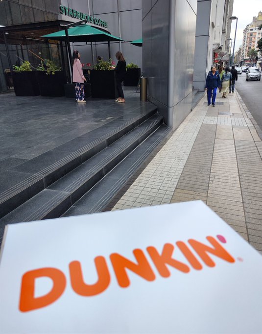 #Dunkin #Promo  Cosas del capitalismo salvaje 😄 https://t.co/lud1rcRUCc<a href="/tag/dunkin"class="tags">#Dunkin</a><a href="/tag/promo"class="tags">#Promo</a>