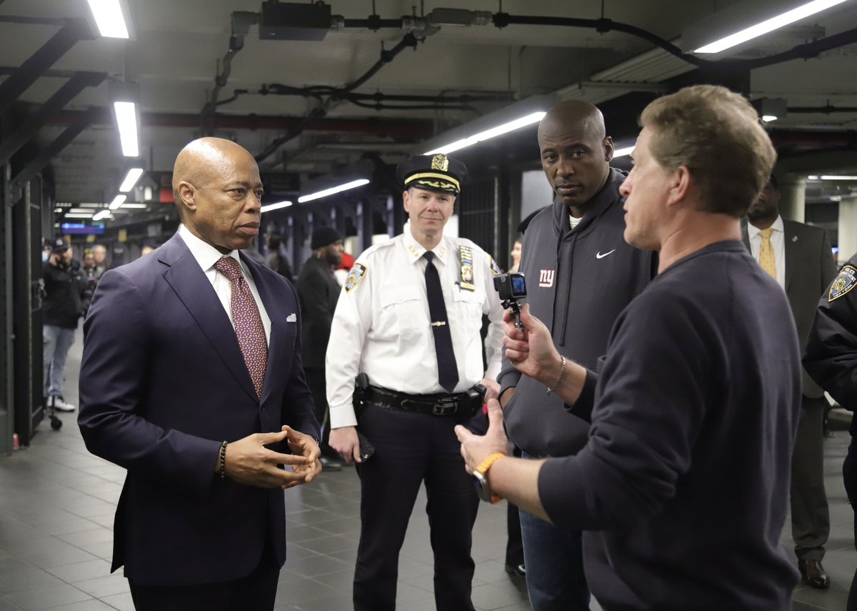 Yesterday, @NYCMayor joined @NYPDTransit officers who were deployed throughout the transit system to address fare evasion. The enforcement aimed at recidivists who do not pay subway fare and commit crimes while ensuring fair access and enhanced safety for all NYers.