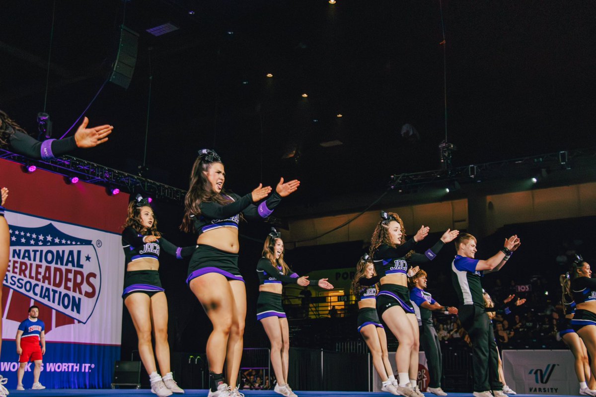 SFA_Cheer_'s tweet photo. 0️⃣N the big stage 🪓 

#AxeEm x #RaiseTheAxe x #LockIn https://t.co/8tSLcUVqyt