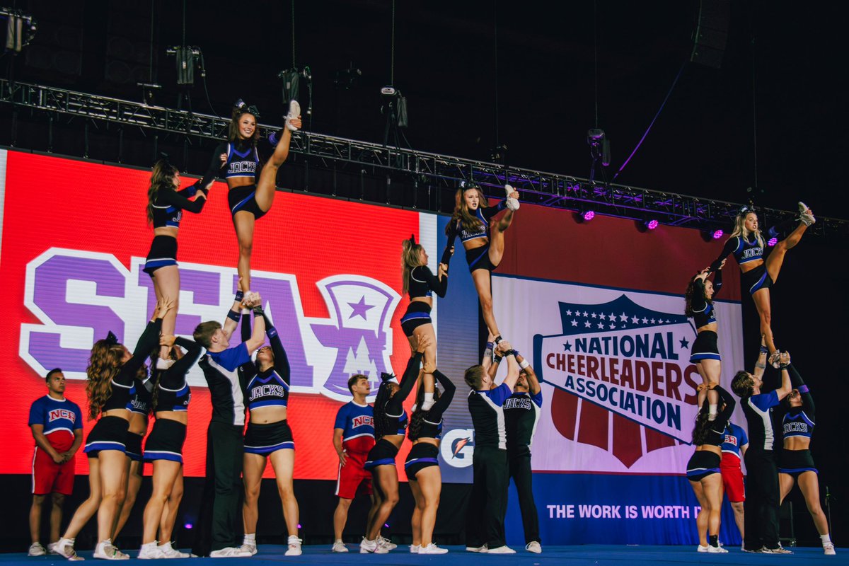 SFA_Cheer_'s tweet photo. 0️⃣N the big stage 🪓 

#AxeEm x #RaiseTheAxe x #LockIn https://t.co/8tSLcUVqyt