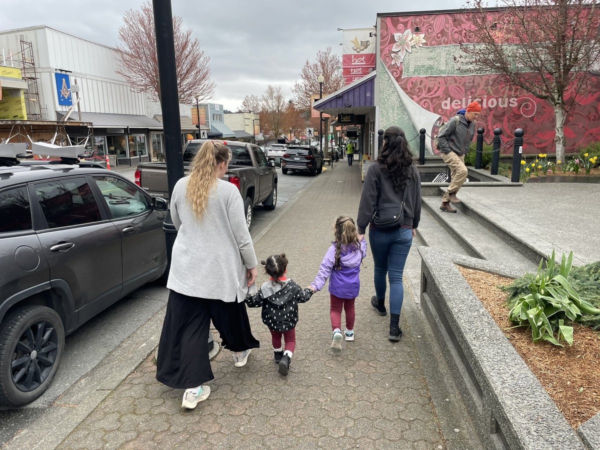 Getting to hang out with my best friend and her littles again 🥹