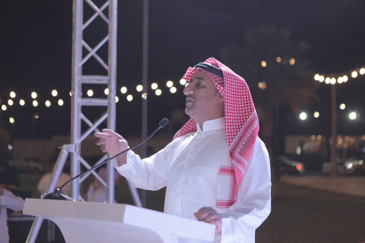 r334k's tweet photo. محافظ #رياض_الخبراء أ. فهد بن حسن السلطان يشهد احتفال الأهالي بمناسبة #عيد_الفطر المبارك بتنظيم من #بلدية_رياض_الخبراء وبحضور رؤساء الدوائر الحكومية في الحديقة العامة على طريق الملك عبدالعزيز . https://t.co/LPXnUSzDeZ
