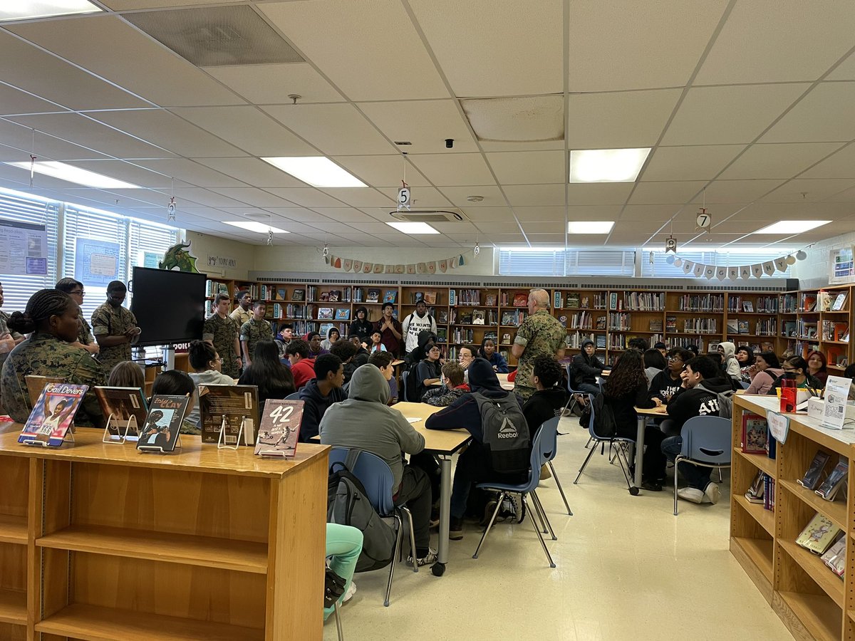 Today the JROTC from @FranklinHS_BCPS visited the 8th grade future cadets from @FranklinMS_BCPS to prepare them for the program. Thank you for sharing your knowledge and expertise with our students! @SchifferB @Fschrader1