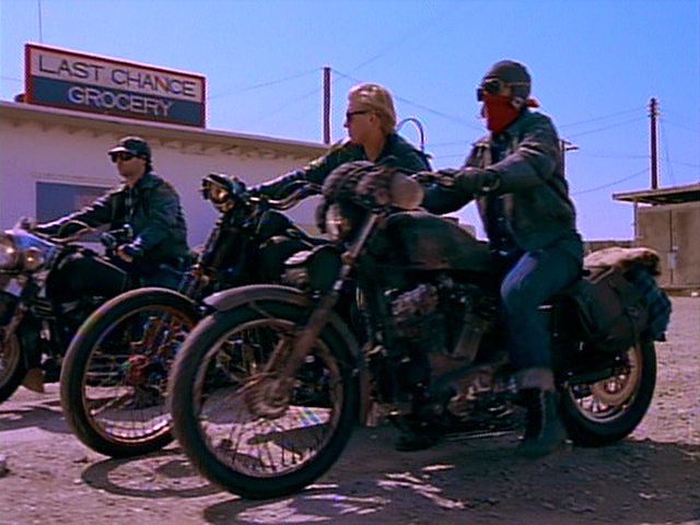 For the legend John Milius' 80th birthday, the Obscure YT of the evening: the1994 bikers vs family flick he directed, MOTORCYCLE GANG! W/ Carla Gugino, Gerald McRaney (SIMON & SIMON), Jake Busey! youtube.com/watch?v=WD4yNq…