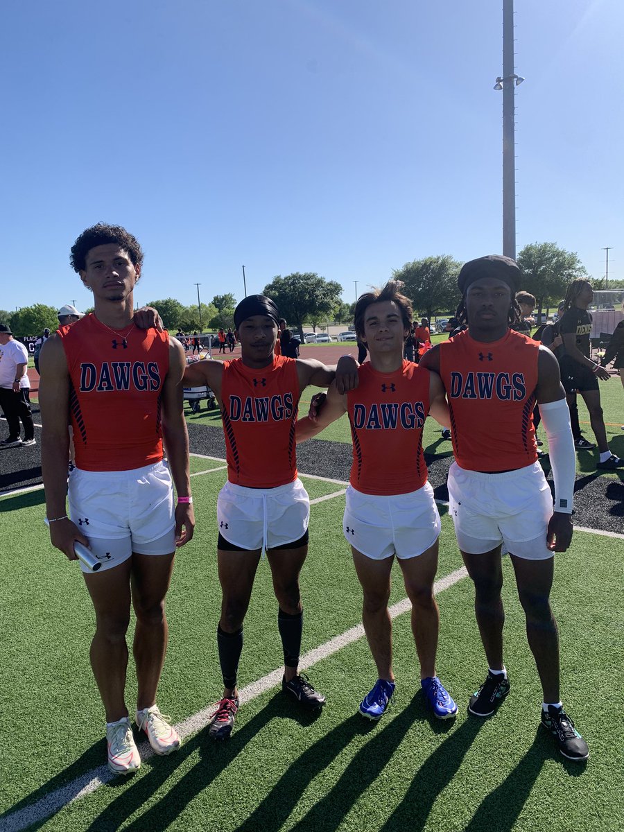 Congratulations to your new 4x100 relay record holders with a blazing time of 41.15 secs to finish 2nd at the Area 13/14-5A Track and Field Championships! <a href="/OffTaylorBriggs/">Taylor</a> Brandon DeVun, Quintaveon Noble and <a href="/keithondavis18/">Keithon Davis</a> #nodepositnoreturn