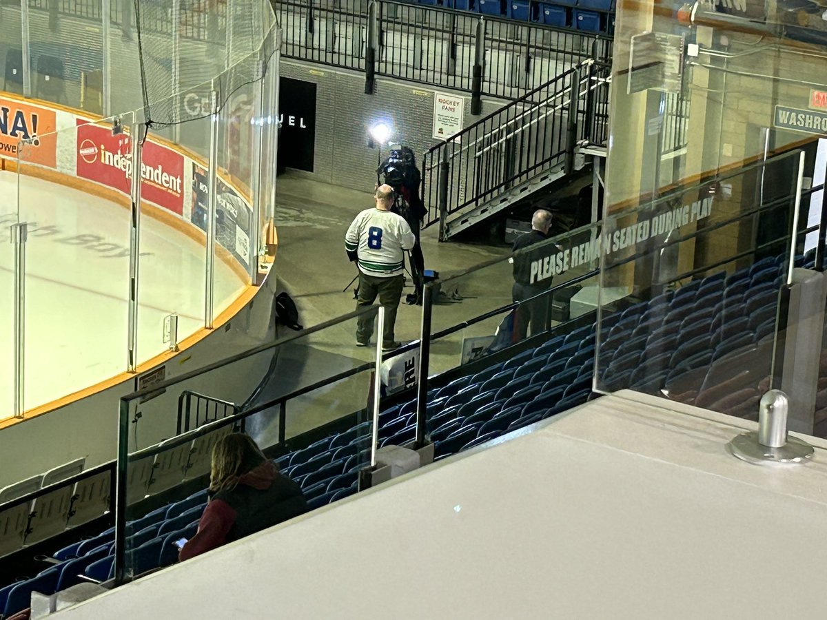 CTVIanCampbell's tweet image. Having a great time broadcasting from Memorial Gardens as Game #1 between the @OHLBattalion and the @Sudbury_Wolves gets underway with the OHL playoffs #NorthBay