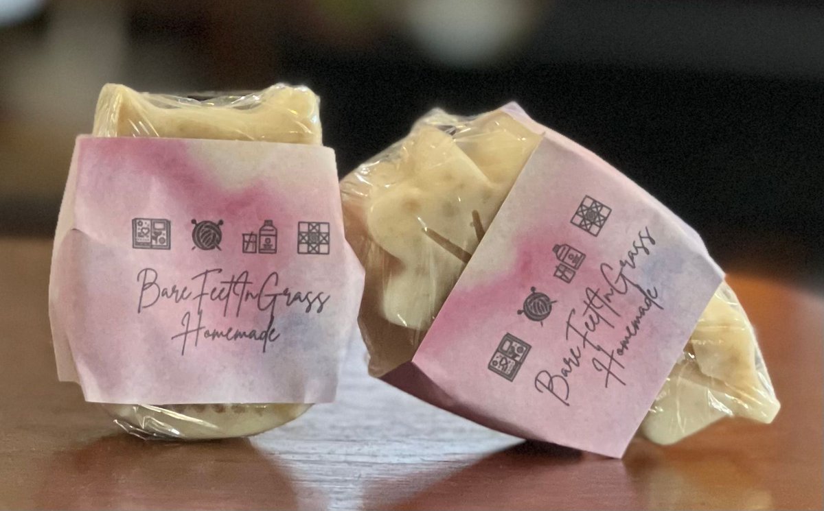 I make goats milk and oatmeal soaps that not only have a great cleansing lather, but also soothe and moisturize the hands. buff.ly/43TNk3g 
.
.
.
.
.
#naturalsoap #selfcare #handmadesoap #soapmaker #smallbusiness #soapmaking #artisansoap #handcrafted #soapbars #soapshare
